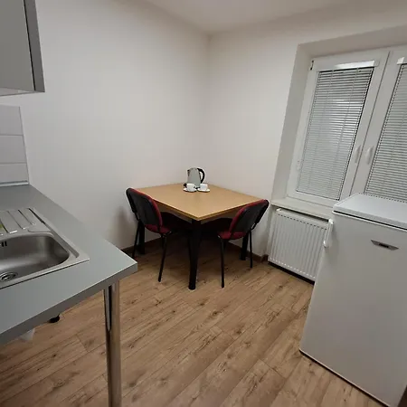 Sd Nemcovej 1 אכסניה *