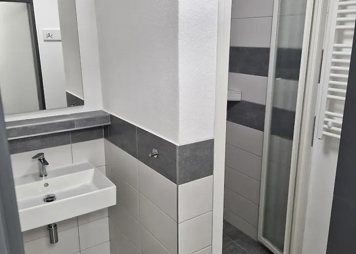 אכסניה Sd Nemcovej 1 *