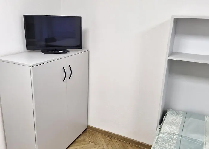 Sd Nemcovej 1 אכסניה קושיצה